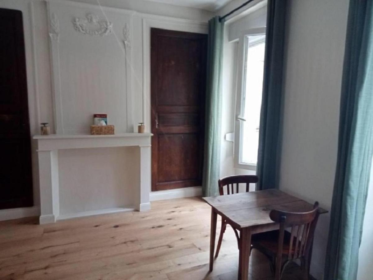 Les Nids Perches - Rue Sainte Croix Apartman Mortagne-au-Perche Kültér fotó