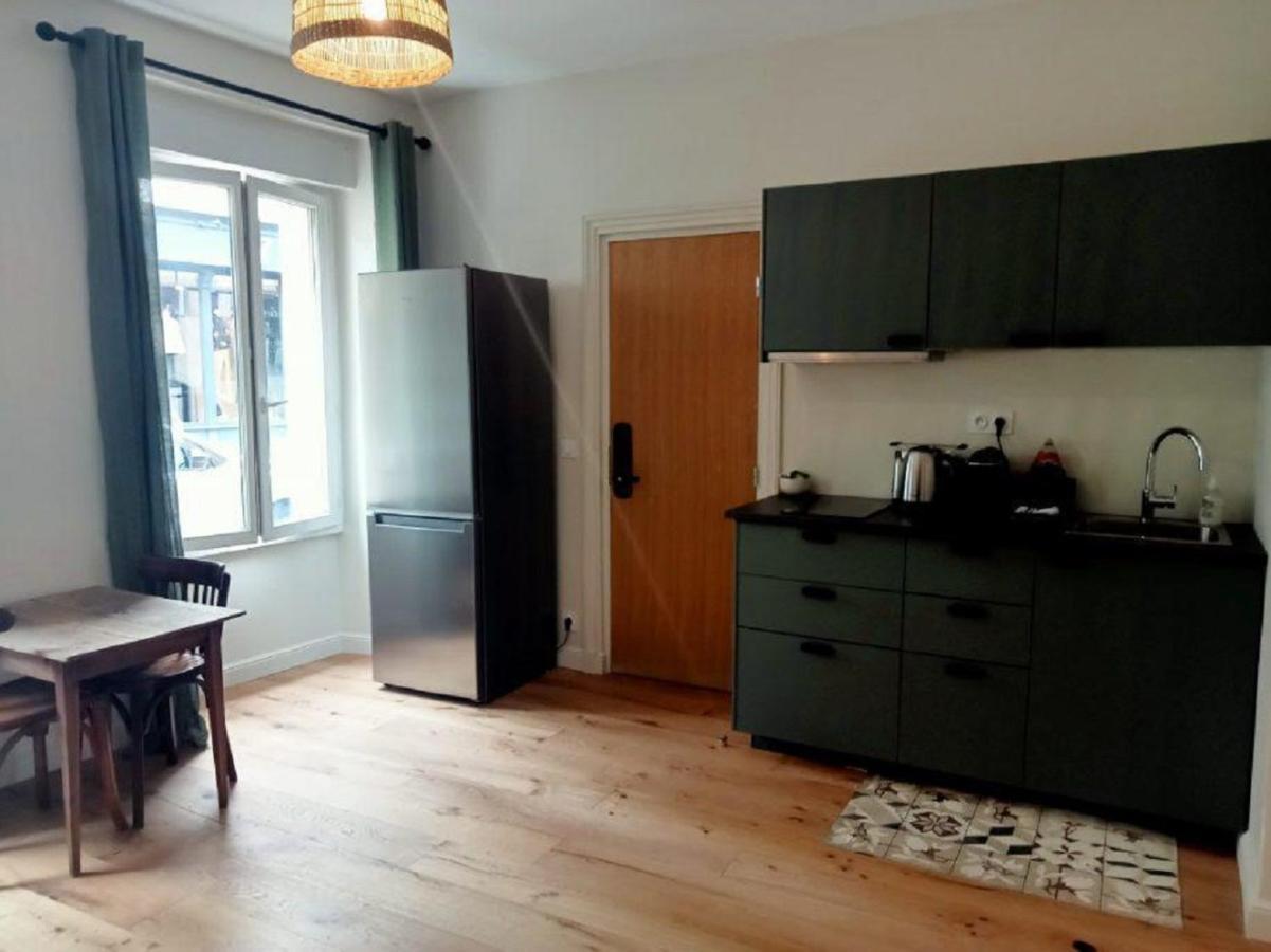 Les Nids Perches - Rue Sainte Croix Apartman Mortagne-au-Perche Kültér fotó